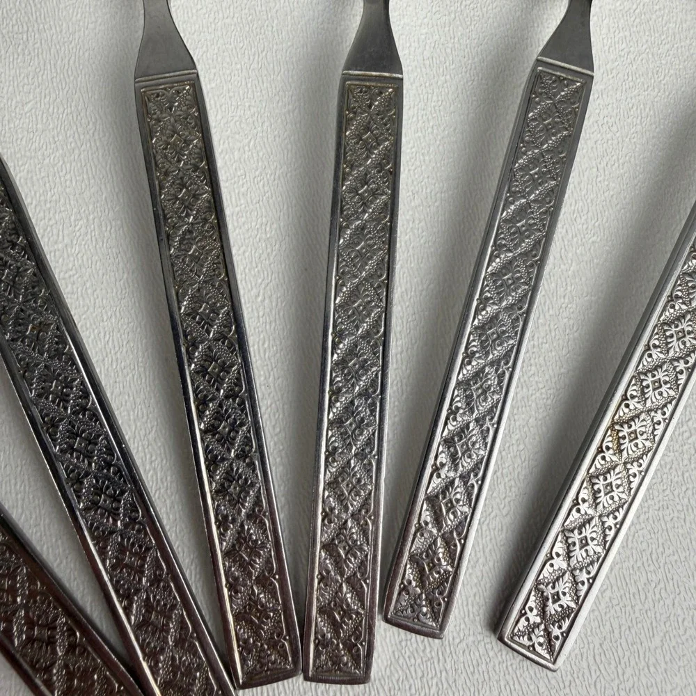 Rogers International Soup Spoons Vogue Pattern Set of 6 Stainless Steel Taiwan
